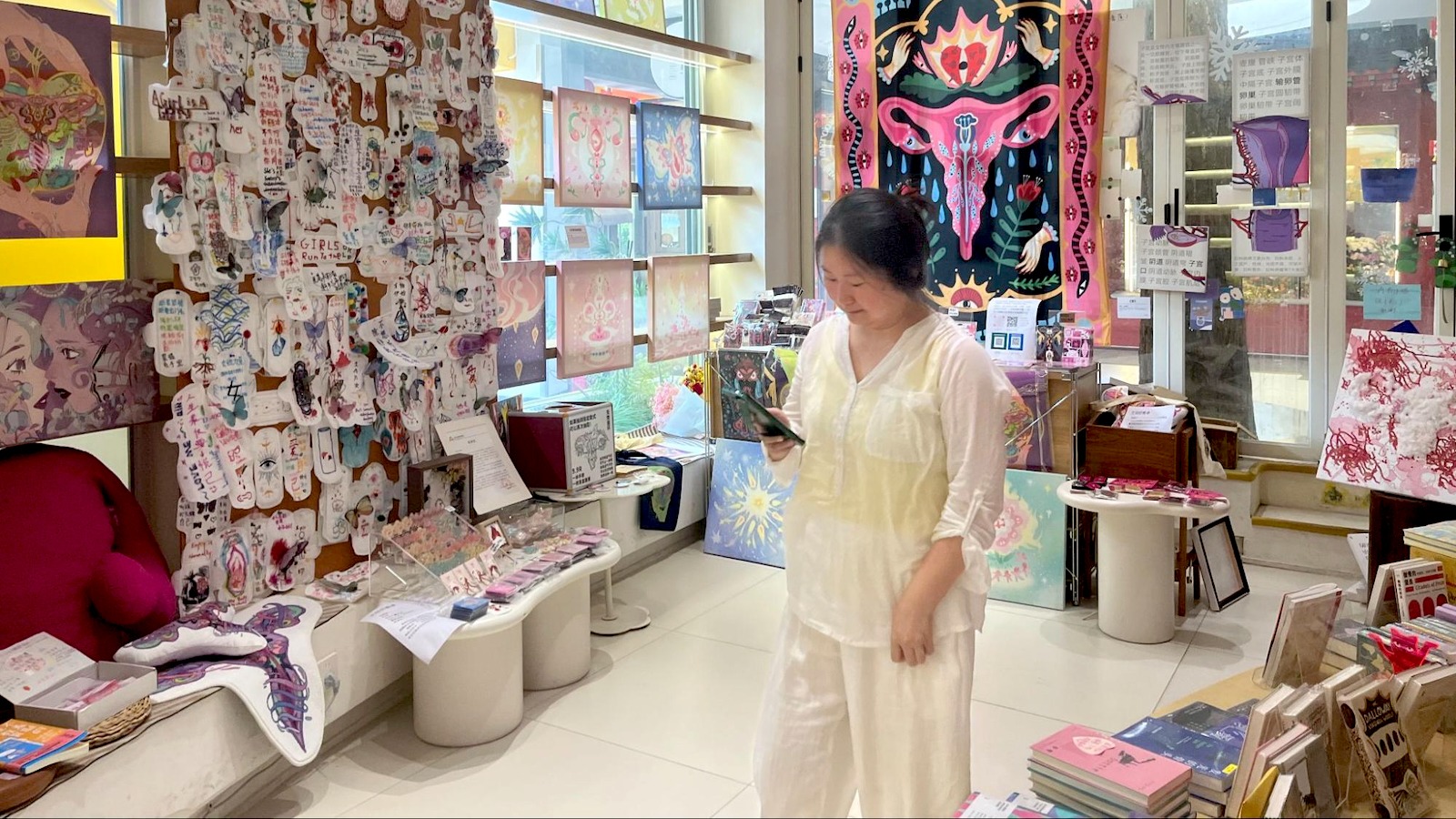How China s Independent Bookstores Survive China Books Review